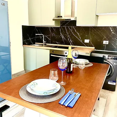 Moderno Bilocale Apartment *
