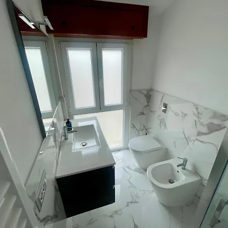 Moderno Bilocale Apartment *