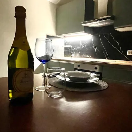Moderno Bilocale Apartment *