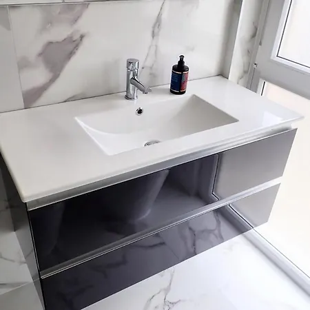 Moderno Bilocale Apartment *